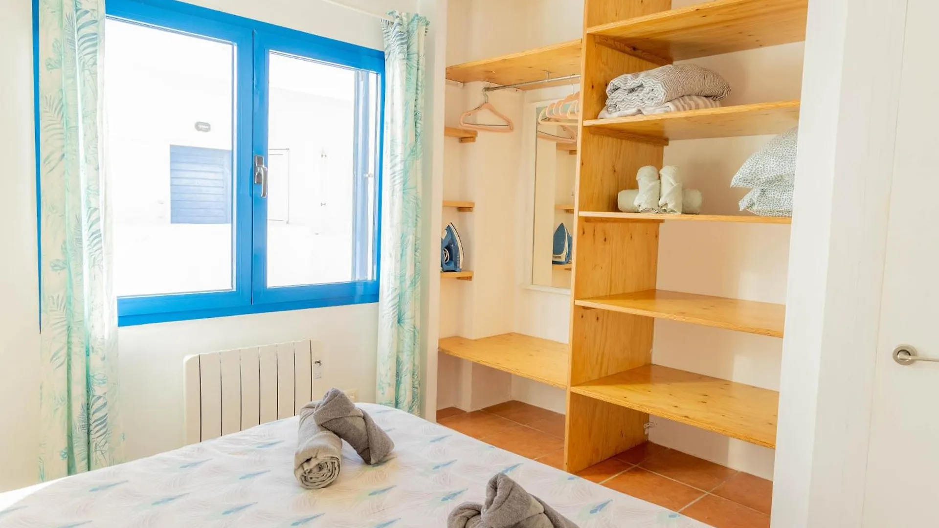 Tarifa Cozy House - Beach View & Balcony