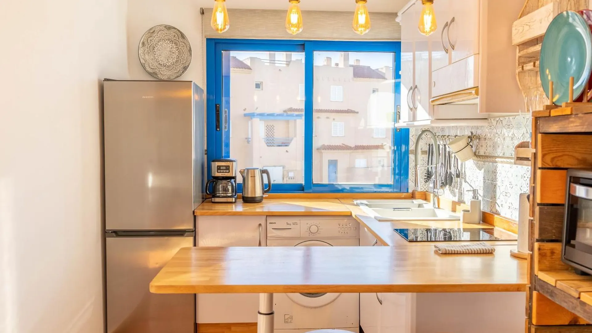Tarifa Cozy House - Beach View & Balcony Apartment